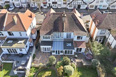 4 bedroom semi-detached house for sale, Shaftesbury Avenue, Thorpe Bay, Essex, SS1