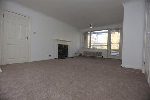 2 bedroom flat to rent, Palmeira Avenue, Hove