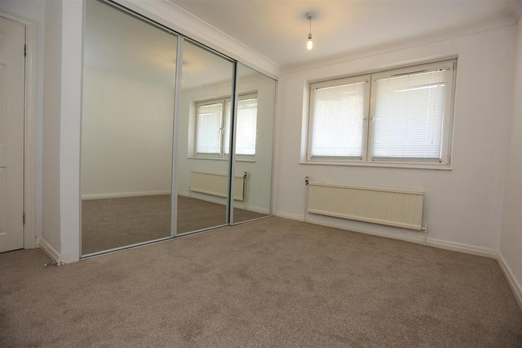 22 Glynde Hse bed1.JPG