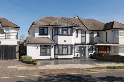 undefined, Lakenheath, London N14