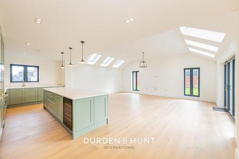 4 bedroom detached house for sale, Epping Lane, Stapleford Tawney, RM4