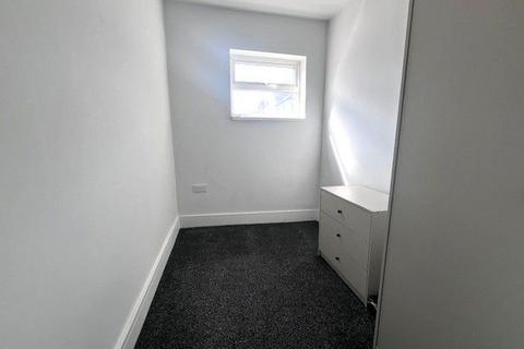 1 bedroom in a house share to rent, Room 3, 8 Vale View, Porthill