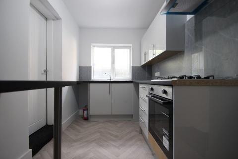 1 bedroom in a house share to rent, Room 4, 8 Vale View, Porthill