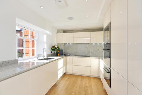 2 bedroom apartment to rent, Vitali Close London SW15
