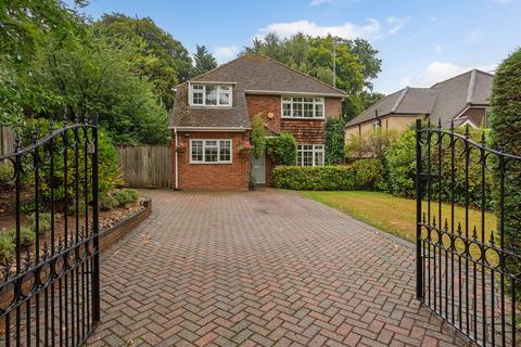 4 bedroom house for sale, Avenue Road, Farnborough, GU14