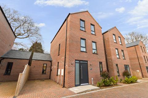 undefined, The Glade, College Street, Grimsby, N. E Lincolnshire, DN34