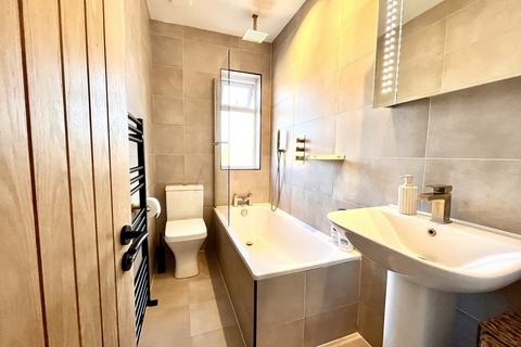 undefined, Glen Road, Chessington, Surrey. KT9 1HD