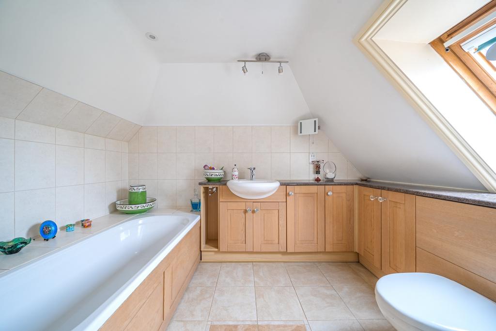 En-Suite Bathroom