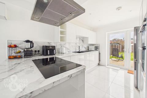 3 bedroom terraced house for sale, Suckling Avenue, Norwich
