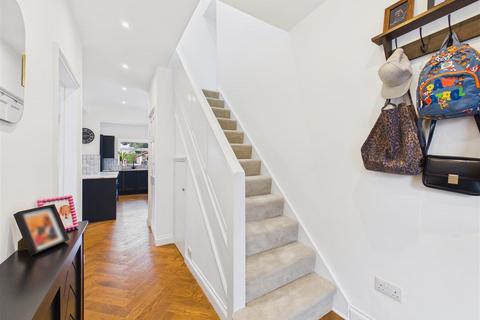 4 bedroom semi-detached house for sale, Boothferry Road, Hessle