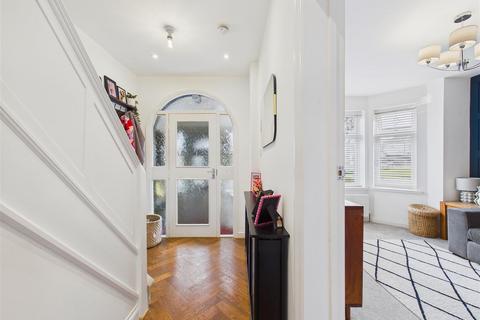 4 bedroom semi-detached house for sale, Boothferry Road, Hessle