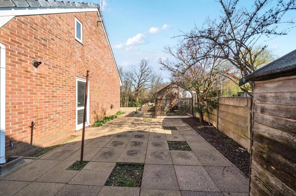 Side Garden Aspect