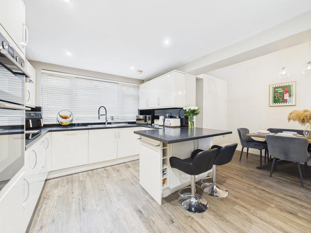 Dining/Kitchen