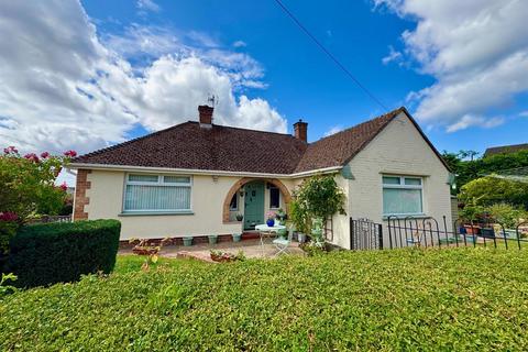 2 bedroom detached bungalow for sale, Kimberley Drive, Lydney GL15