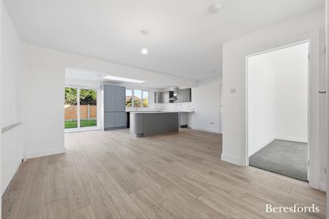 3 bedroom semi-detached house for sale, Claypits Road, Boreham, CM3