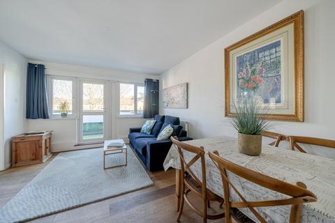 1 bedroom flat for sale, Banbury Street, Battersea Park, London, SW11