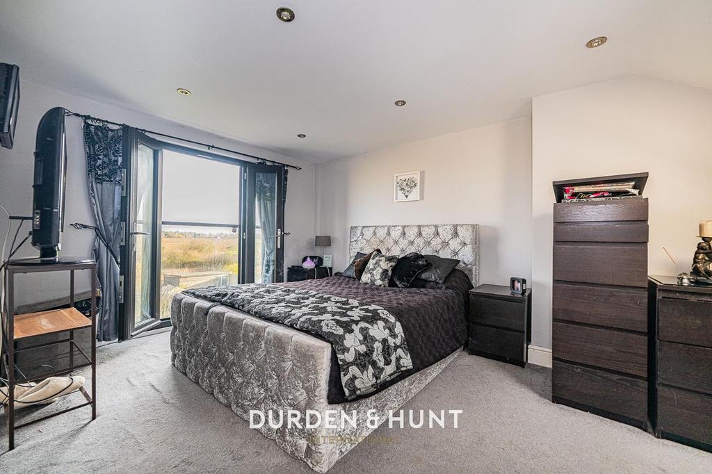 Moreton-21.jpg