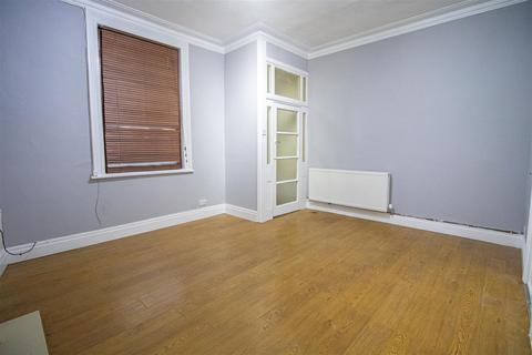 2 bedroom terraced house to rent, 2-Bed Terraced House to Let on Henderson Street, Preston