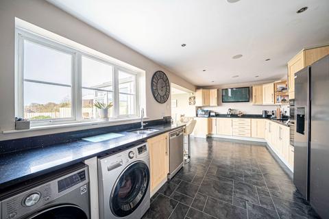4 bedroom semi-detached house for sale, Turnpike Cottages, London Road, Overton, RG25 3NU