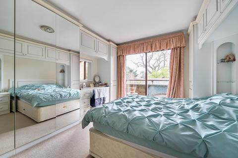 2 bedroom apartment for sale, The Ridgeway, Enfield