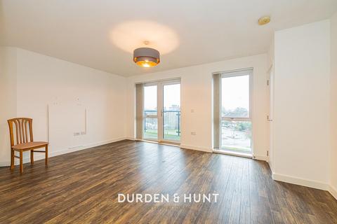 2 bedroom apartment for sale, Gubbins Lane, Harold Wood, RM3
