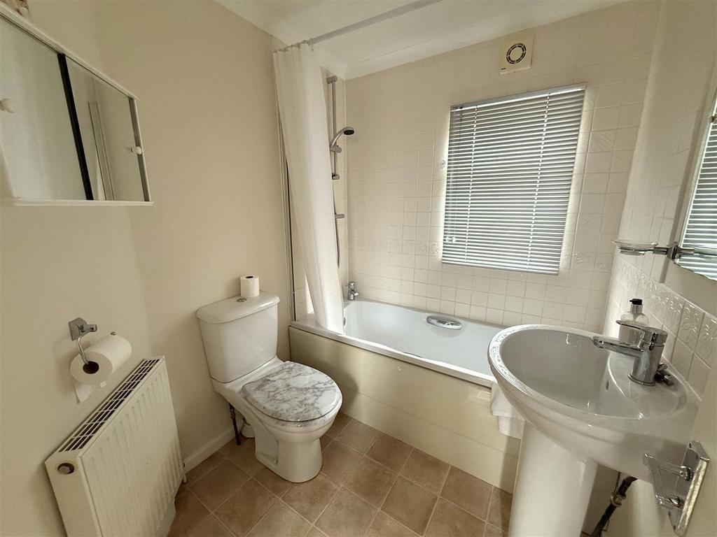 52 llp bath.jpeg