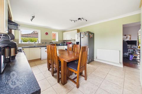 3 bedroom semi-detached house for sale, Malleson Place, East Carleton, Norwich
