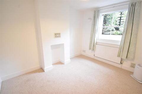 2 bedroom apartment to rent, Cadogan Road, Surbiton