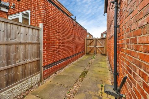 3 bedroom semi-detached house for sale, Alandene Avenue, Watnall, Nottingham
