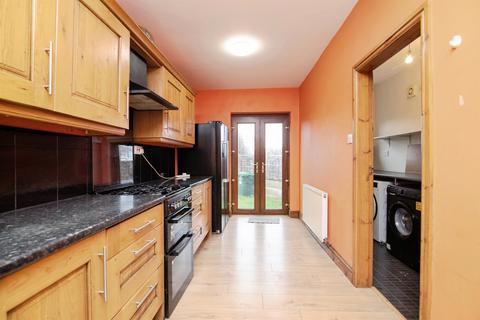 5 bedroom house to rent, Barnford Crescent, OLDBURY