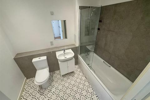 1 bedroom apartment to rent, Imperial Drive, Harrow