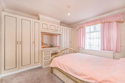 3 bedroom terraced house for sale, Hatherop Road, Hampton TW12