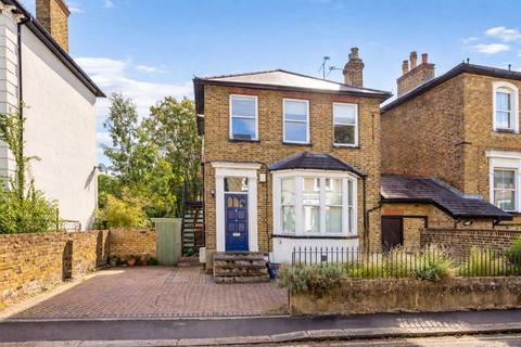 undefined, Woodlands Road, Isleworth TW7