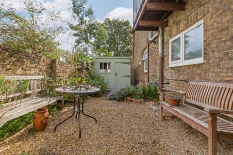 undefined, Woodlands Road, Isleworth TW7