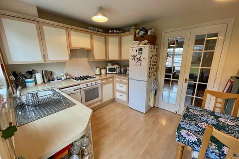 2 bedroom house to rent, Warres Road, Taunton, Somerset