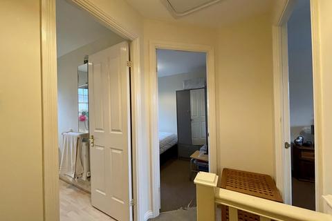 2 bedroom house to rent, Warres Road, Taunton, Somerset