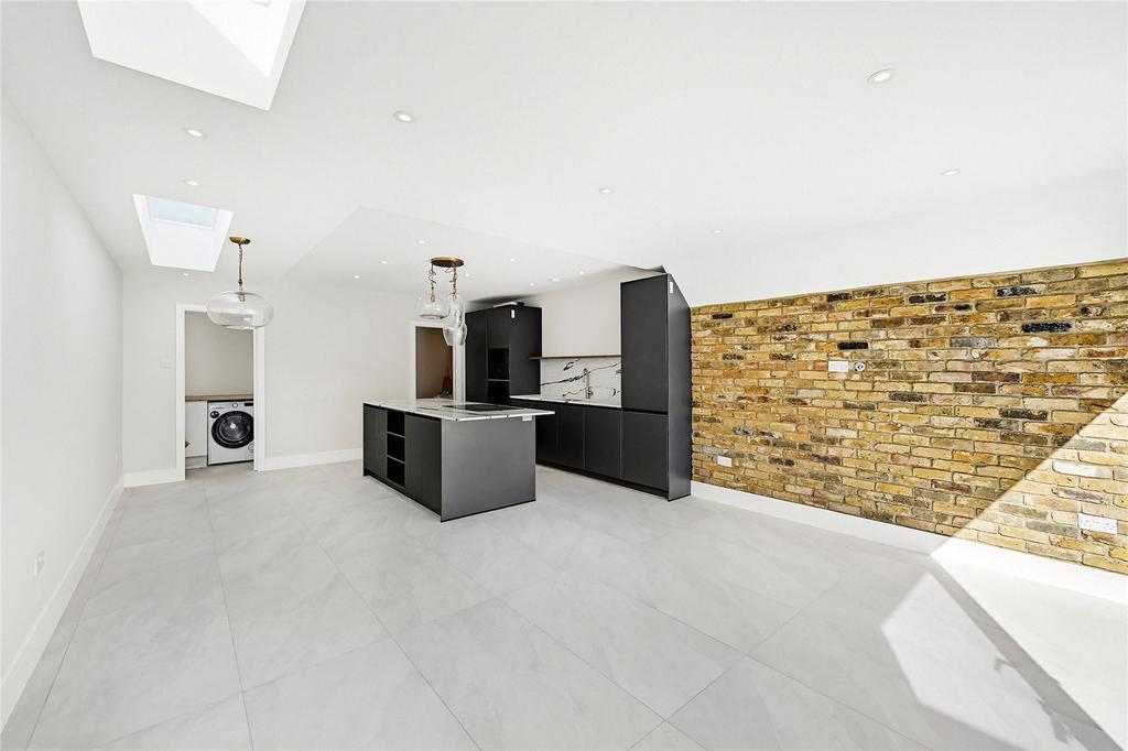 Kitchen/Reception