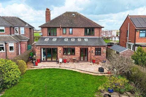 4 bedroom detached house for sale, Nantwich Road, Audley, ST7