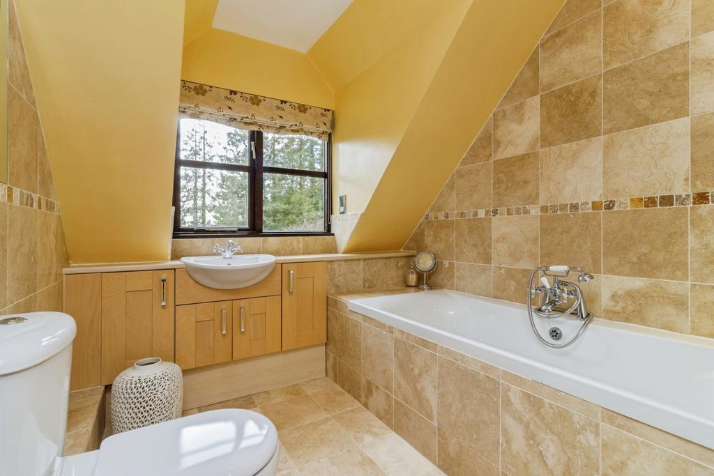 En-Suite Bathroom