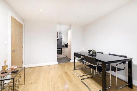 2 bedroom apartment to rent, South Wharf Road, London W2