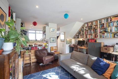 3 bedroom maisonette for sale, Camberwell Grove, Camberwell, SE5