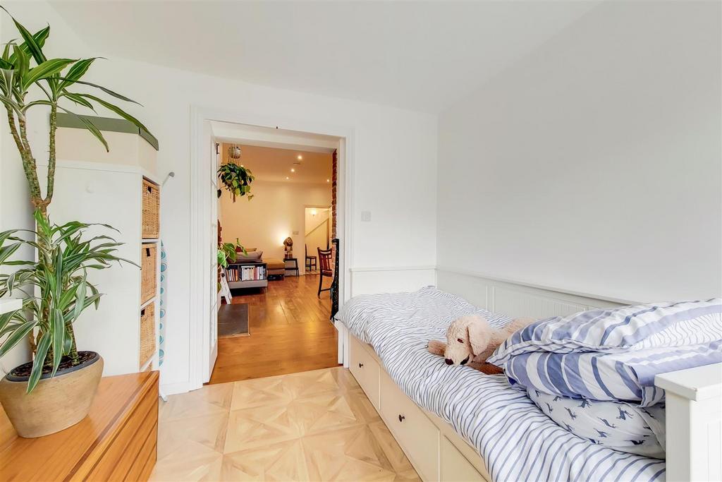 5 Bedroom 2-0.jpg