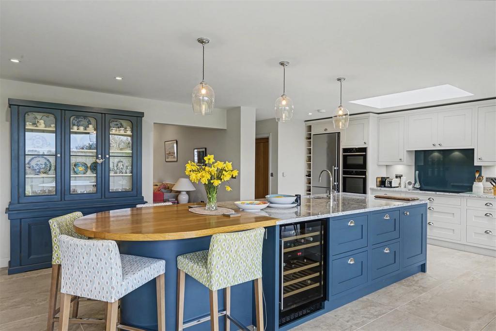 Open Plan Living/Dining Kitchen