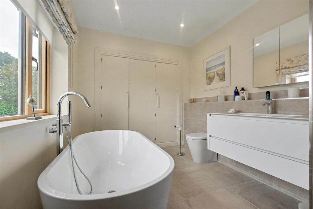 En-Suite Bathroom