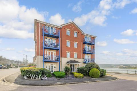 2 bedroom ground floor flat for sale, Applecross Close, Rochester, Kent