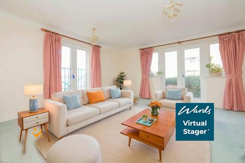 2 bedroom ground floor flat for sale, Applecross Close, Rochester, Kent