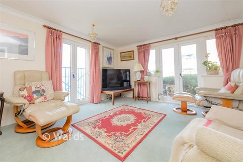 2 bedroom ground floor flat for sale, Applecross Close, Rochester ME1