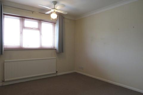 3 bedroom terraced house for sale, Adnitt Road, Rushden