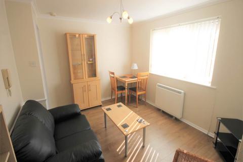 1 bedroom flat to rent, Greenacre Gardens, Walthamstow, London