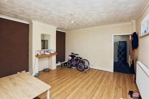 2 bedroom end of terrace house for sale, Coombe Road, Gosport